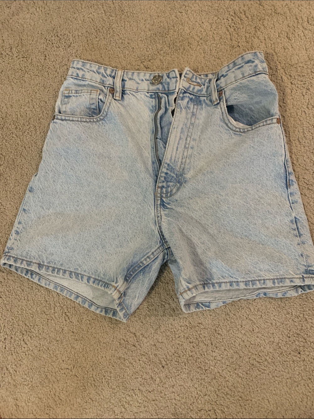 Zara Light Wash Denim Shorts with Contrast Stitching